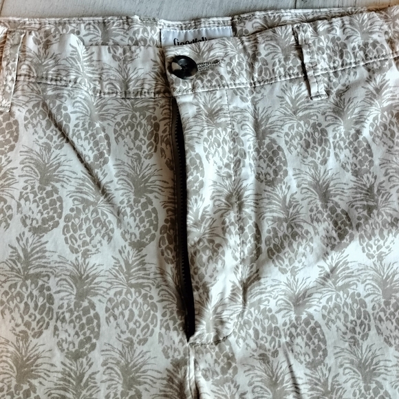 Men's Goodfellow Cotton Shorts Hawaiian Pineapple Design - Picture 3 of 5